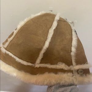Ugg leather fur bucket hat